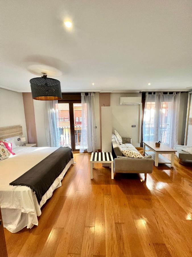 Apartamentos San Antonio 아란다데두에로 외부 사진