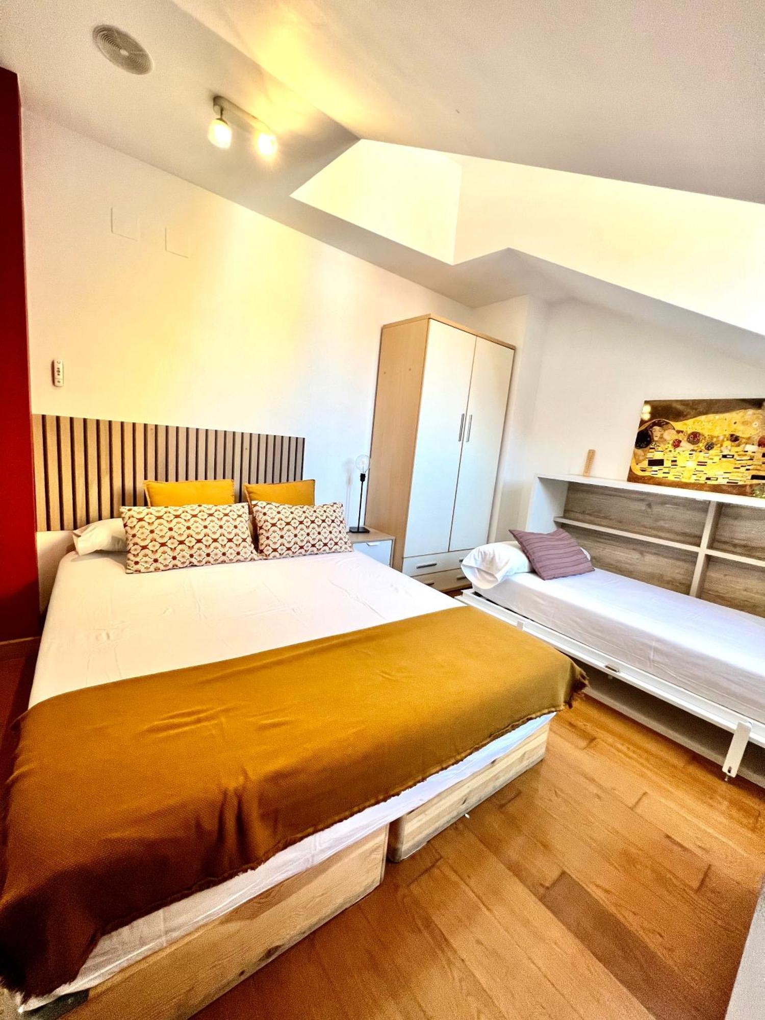 Apartamentos San Antonio 아란다데두에로 외부 사진