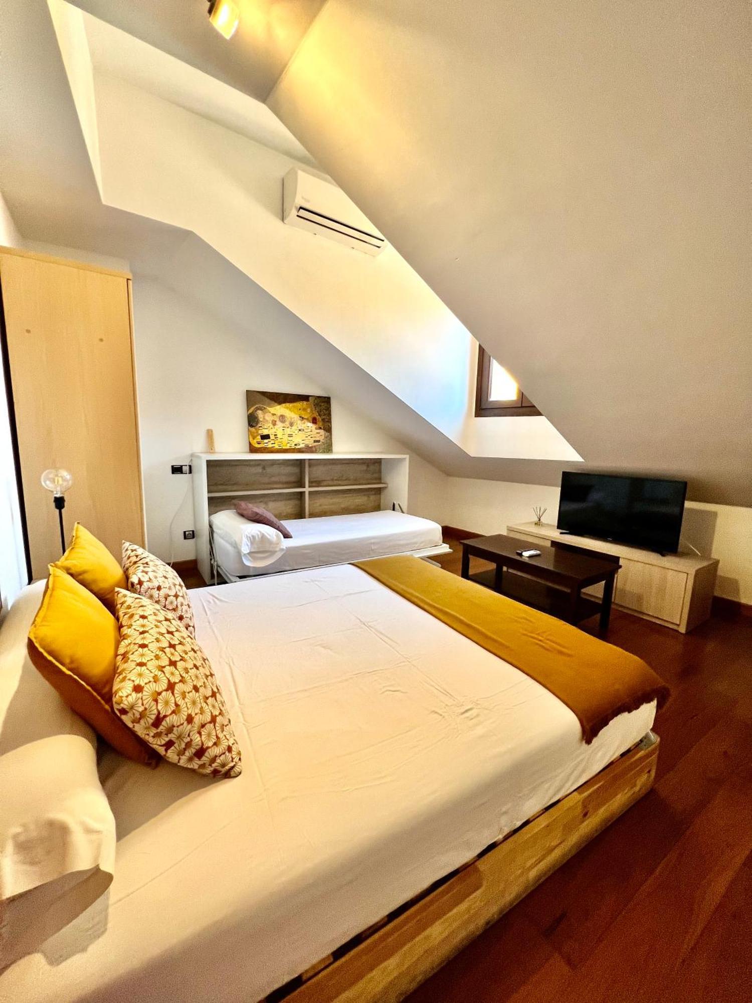 Apartamentos San Antonio 아란다데두에로 외부 사진