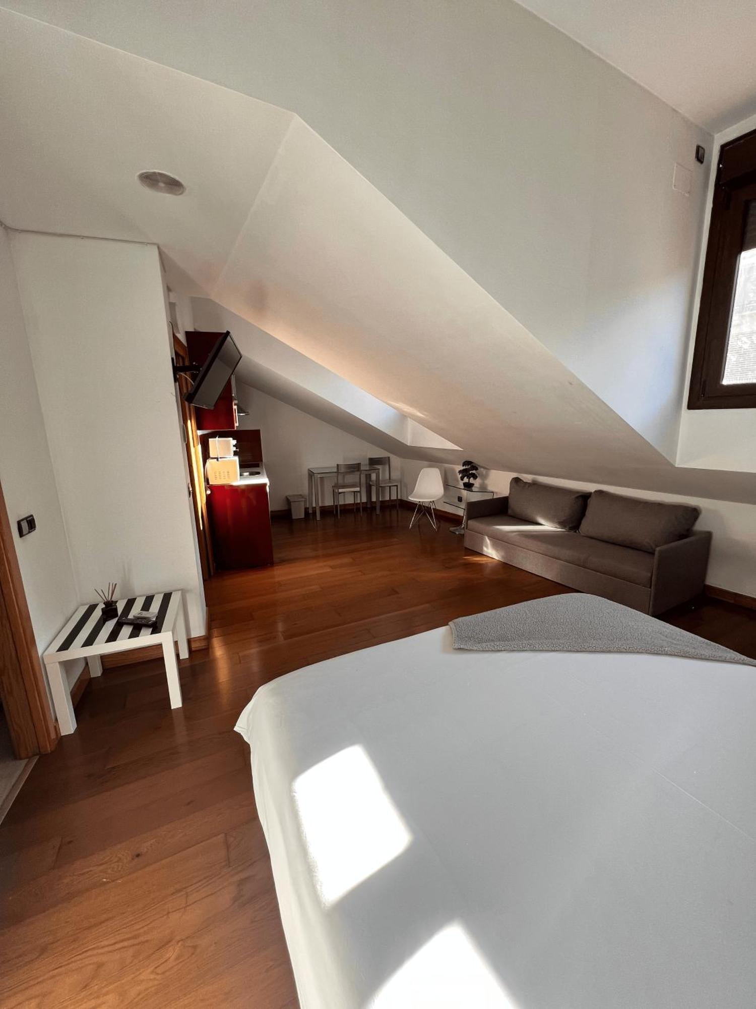 Apartamentos San Antonio 아란다데두에로 외부 사진