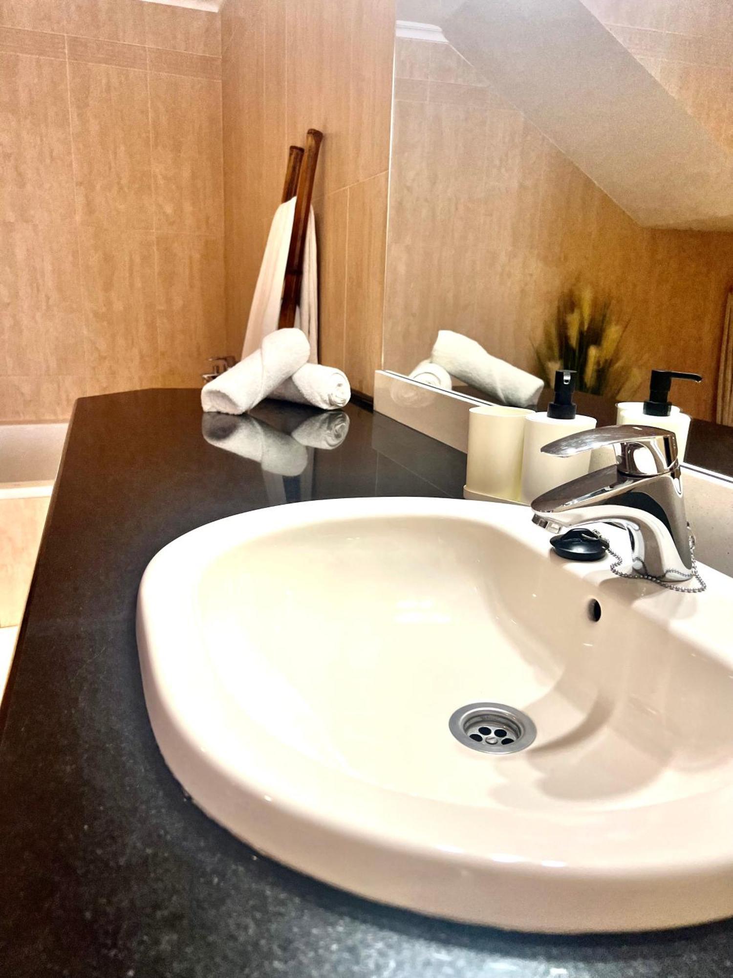 Apartamentos San Antonio 아란다데두에로 외부 사진